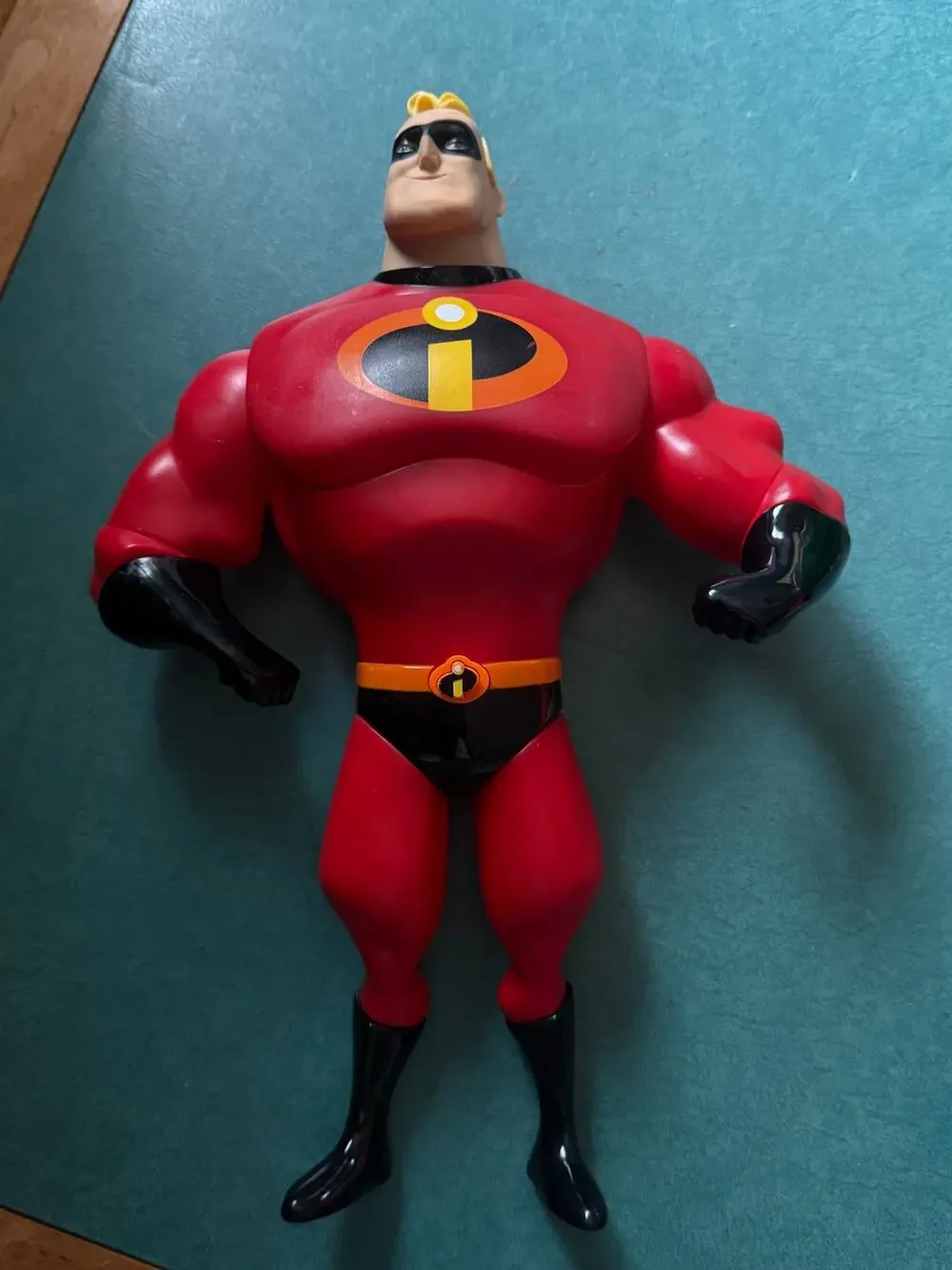 VINTAGE 2003 Mr. Incredible Talking Action Figure